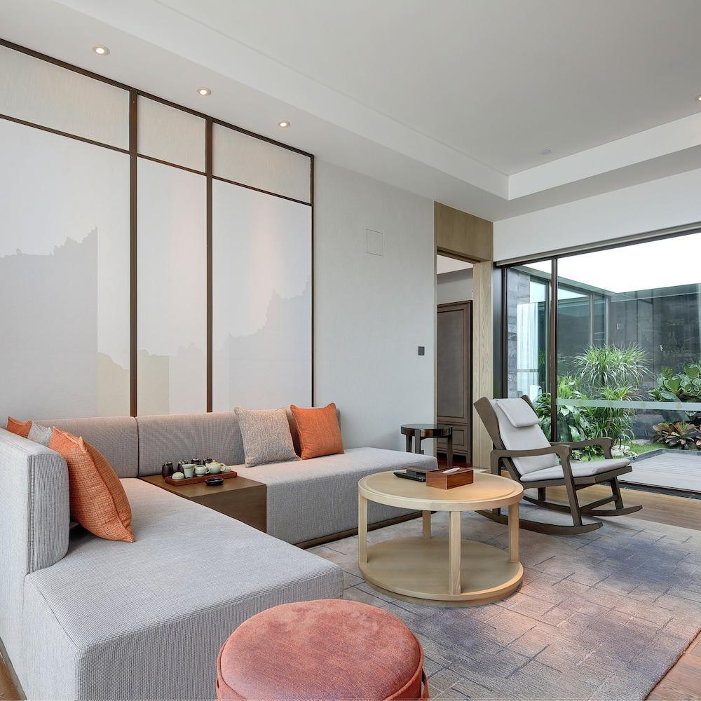 Dongguan Dongcheng International Hotel - Free Shuttle Buses For Executive Room Guests During Canton Fair Exterior photo