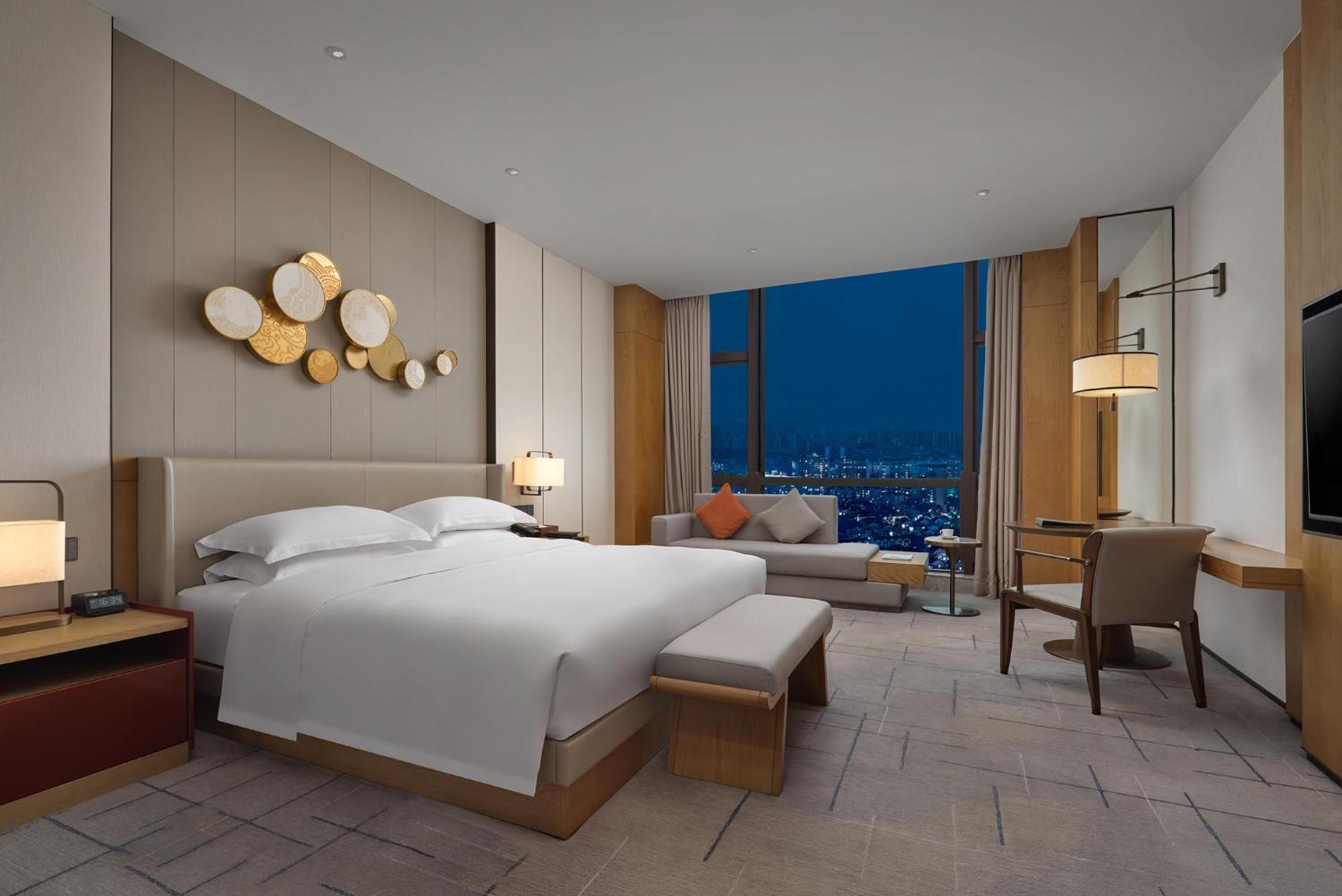 Dongguan Dongcheng International Hotel - Free Shuttle Buses For Executive Room Guests During Canton Fair Exterior photo