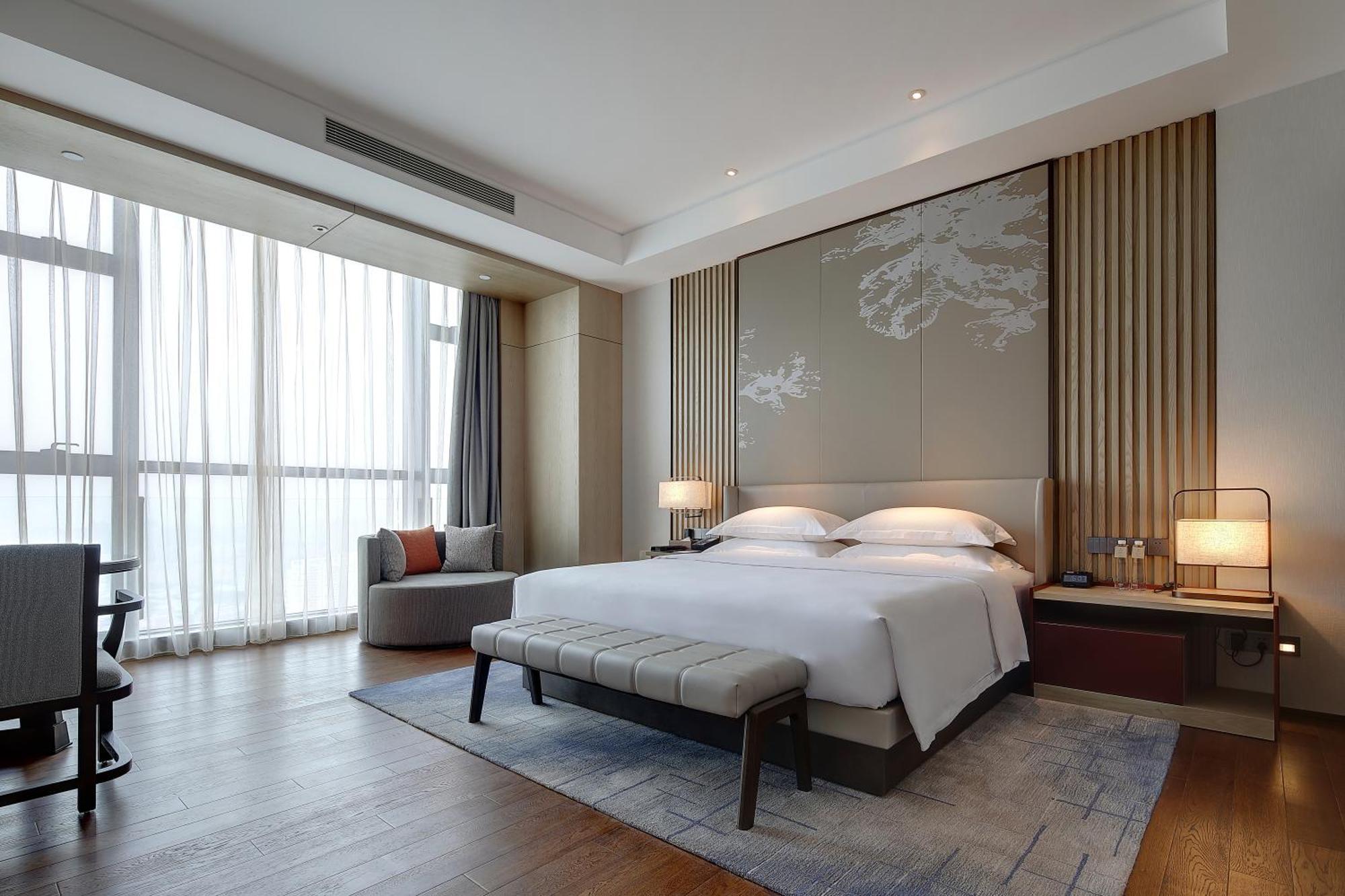 Dongguan Dongcheng International Hotel - Free Shuttle Buses For Executive Room Guests During Canton Fair Exterior photo