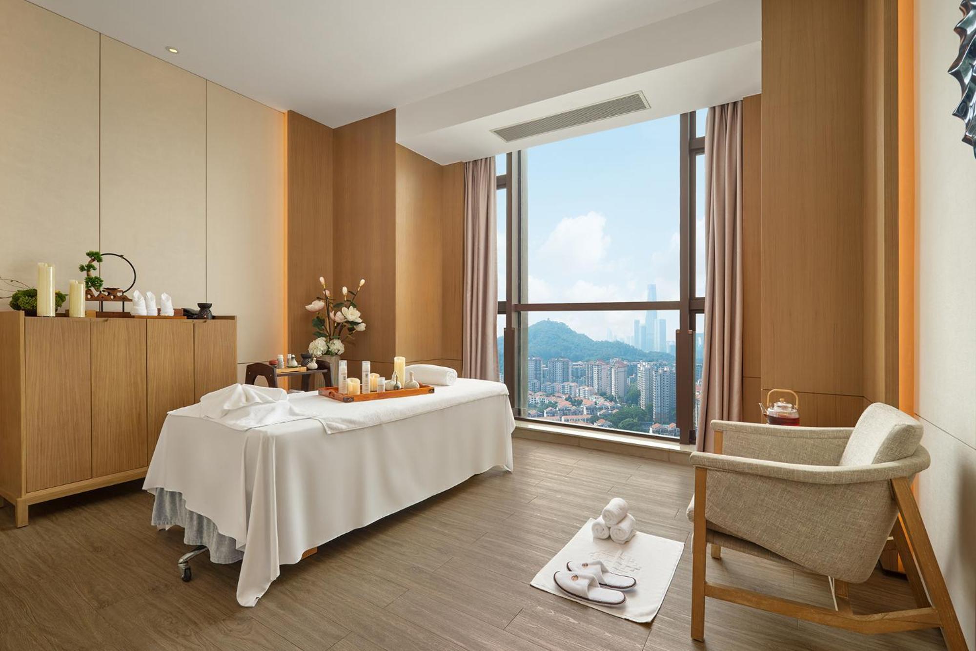 Dongguan Dongcheng International Hotel - Free Shuttle Buses For Executive Room Guests During Canton Fair Exterior photo