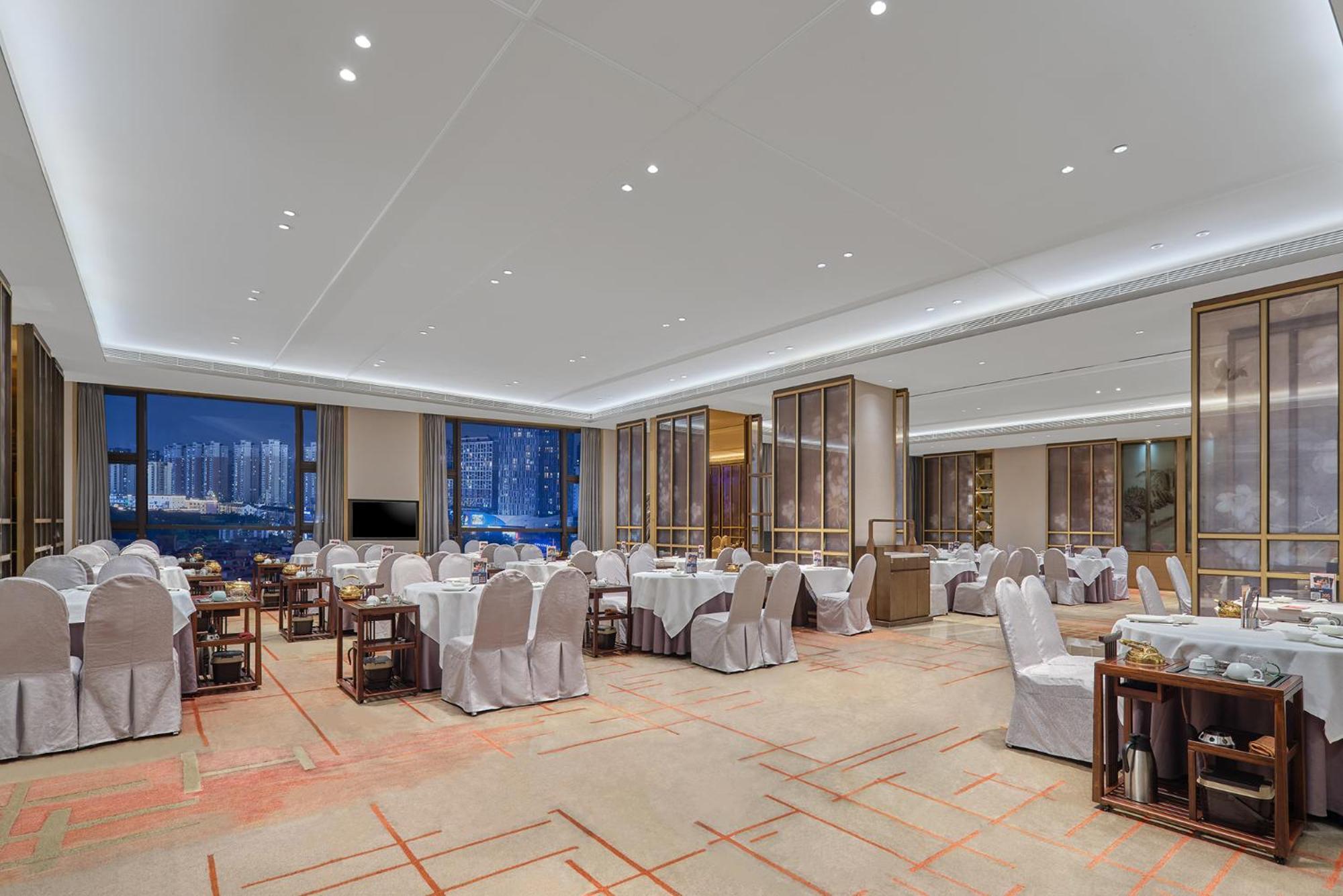 Dongguan Dongcheng International Hotel - Free Shuttle Buses For Executive Room Guests During Canton Fair Exterior photo