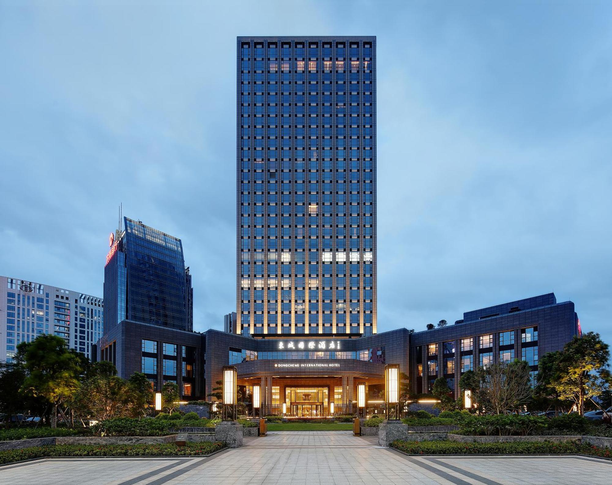 Dongguan Dongcheng International Hotel - Free Shuttle Buses For Executive Room Guests During Canton Fair Exterior photo