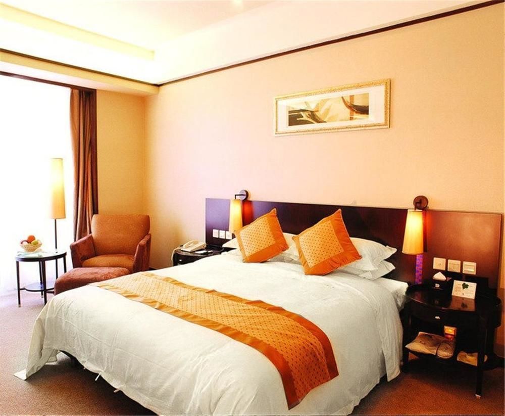 Dongguan Dongcheng International Hotel - Free Shuttle Buses For Executive Room Guests During Canton Fair Exterior photo