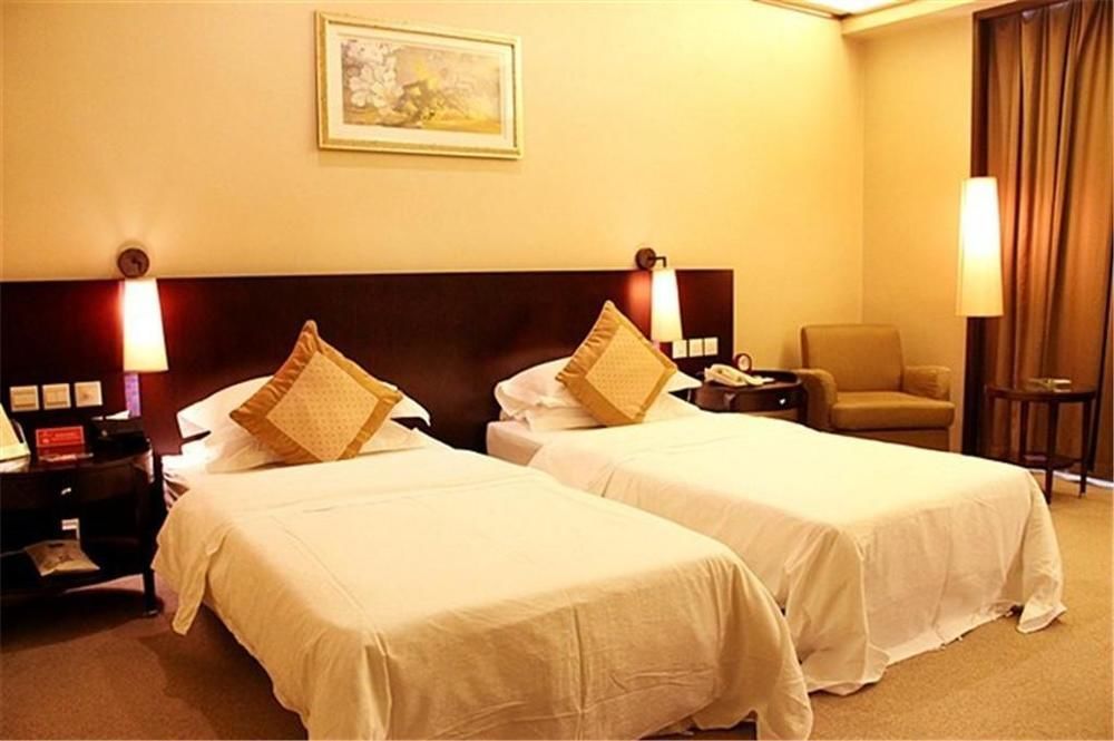 Dongguan Dongcheng International Hotel - Free Shuttle Buses For Executive Room Guests During Canton Fair Exterior photo